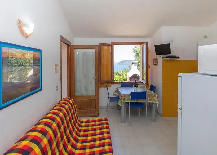 בית נופש Residenza Miramare - Helloelba